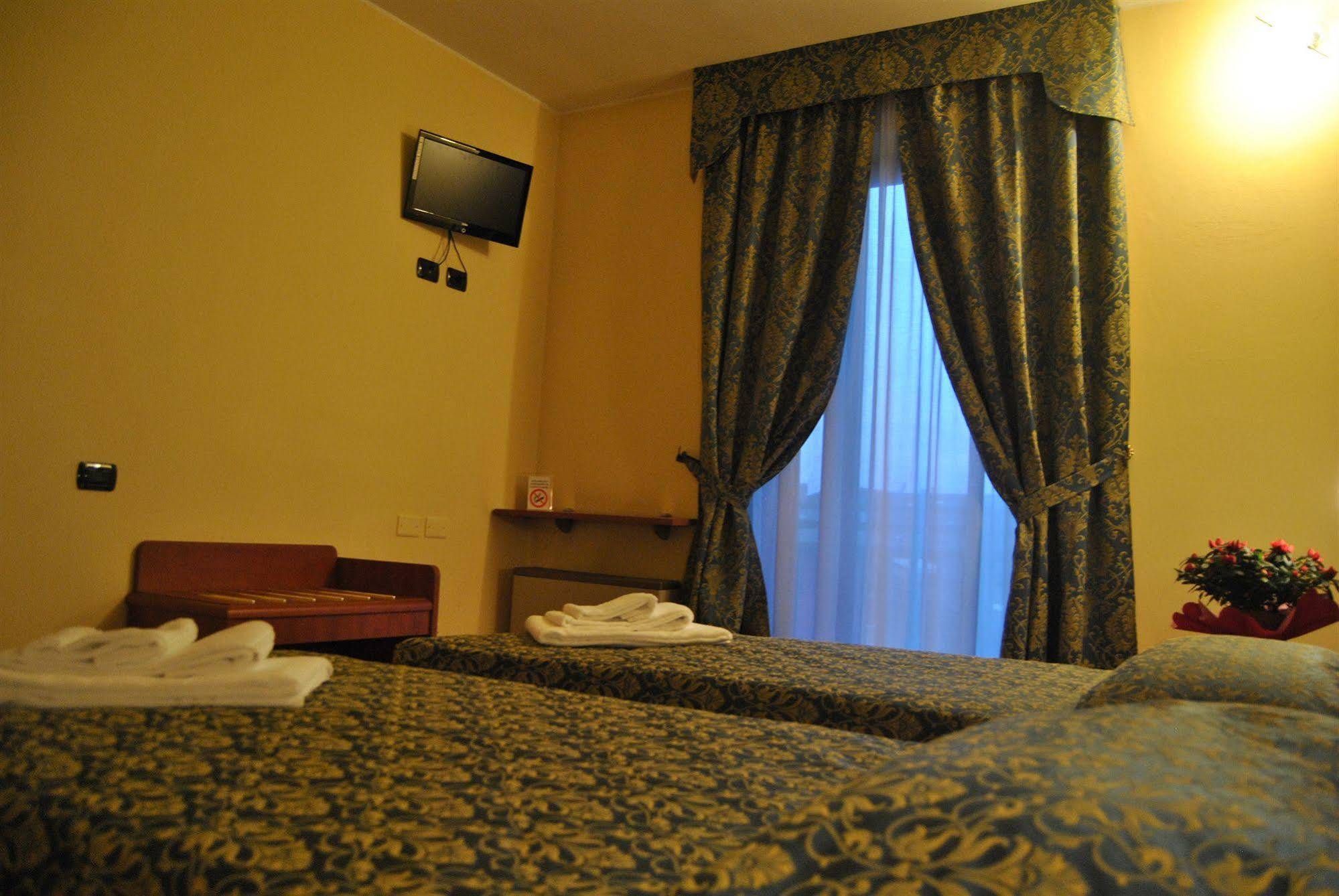 Hotel Postumia Dossobuono Exterior foto